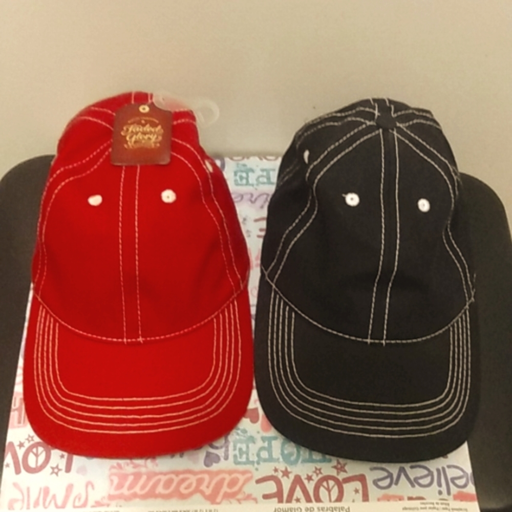 🆕 Boys Red and Black Ball Caps (c)
